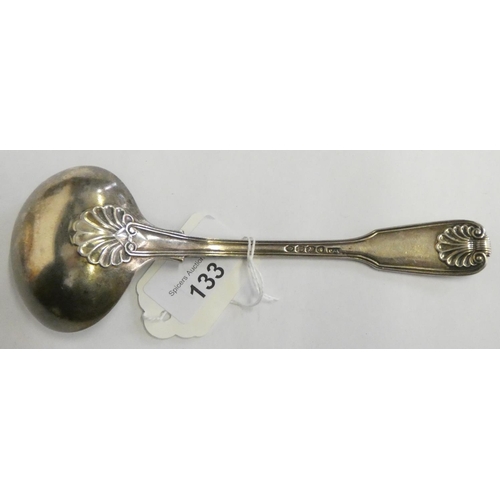 133 - A William IV silver fiddle, thread and shell gravy ladle, London 1835, 3oz