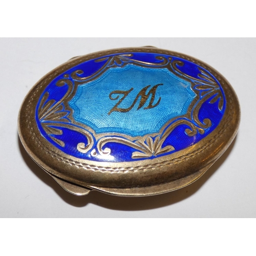 170 - A Queen Mary Christmas 1914 tin together with an Italian silver and enamel pill box (2).