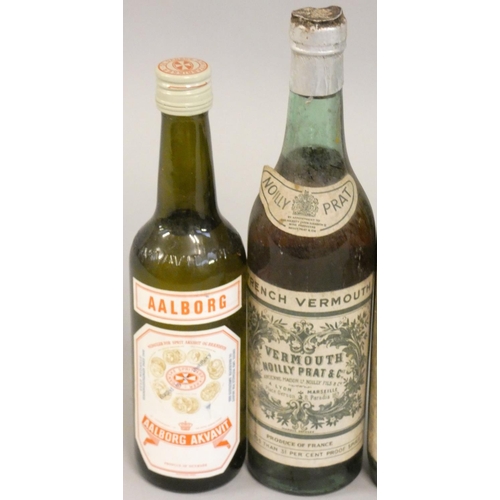 266 - St Gisbertus 1994 x 4, various sherry x 3, various miniatures and other alcohol.