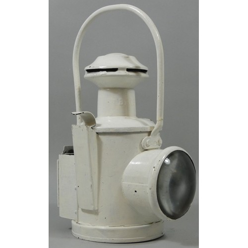 250 - A BR (E) white painted locomotive head lamp, with burner, 36 cm.