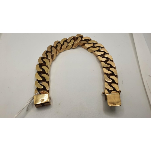 141 - A 9ct gold curb link bracelet, length 22 cm, weight 190 gms.

PAYMENT BY BANK TRANSFER ONLY