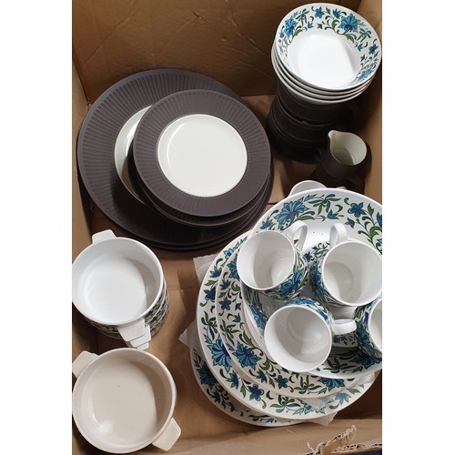 246 - A Wedgwood Osbourne pattern part dinner service; 9 x dinner plates, 27 cm, 5 x two handled cups and ... 