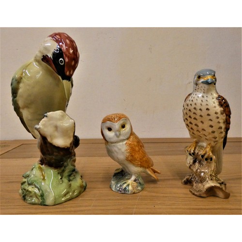 107 - Three Beswick birds, a Kestrel, a Barn Owl and a Green Woodpecker (3).