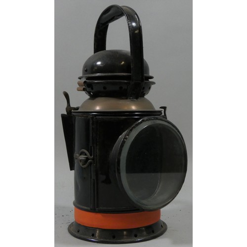 262 - A GWR 3 aspect handlamp (body stamped GWR Swindon) with glasses and burner.