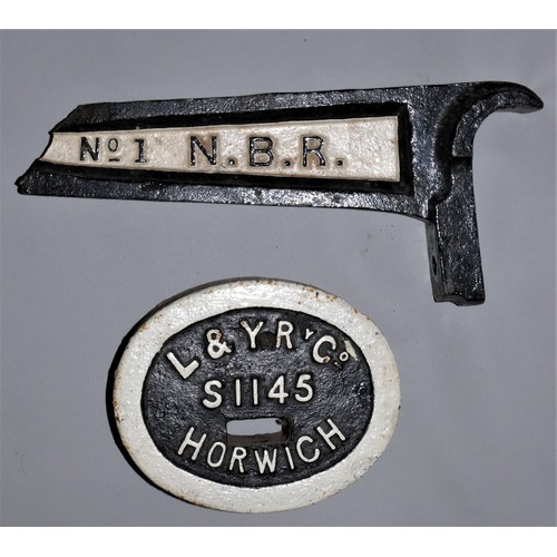 173 - A L&YR Horwich signal counter weight (20lbs) and a broken cast iron metal arm stamped NBR (2).
Prove... 