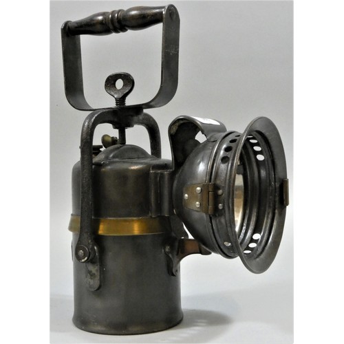 280 - A Crestella Engineering Company Ltd., The Premier Lamp, acetylene hand lamp,  25.5cm