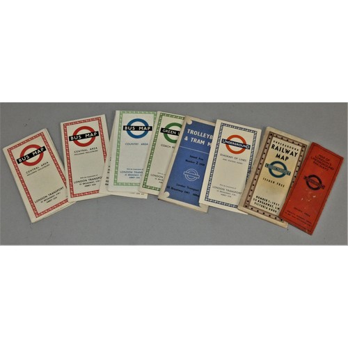 141A - A GWR 200 piece jigsaw, Royal Route to the West, together with various Underground Railway maps.