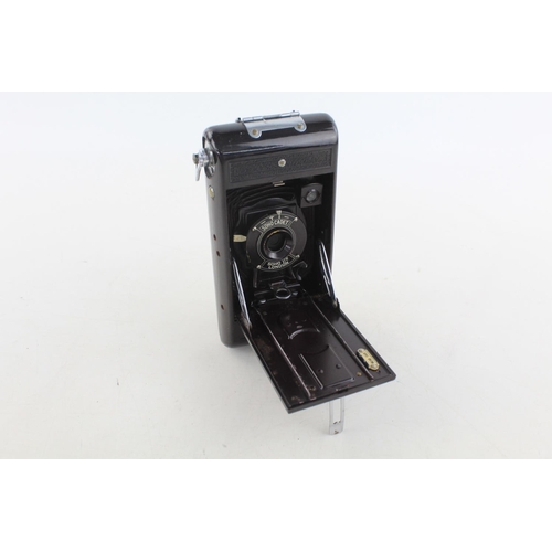 396 - Soho Cadet VINTAGE CAMERA Circa 1930s  This camera is WORKING and in a vintage condition Bakelite is... 