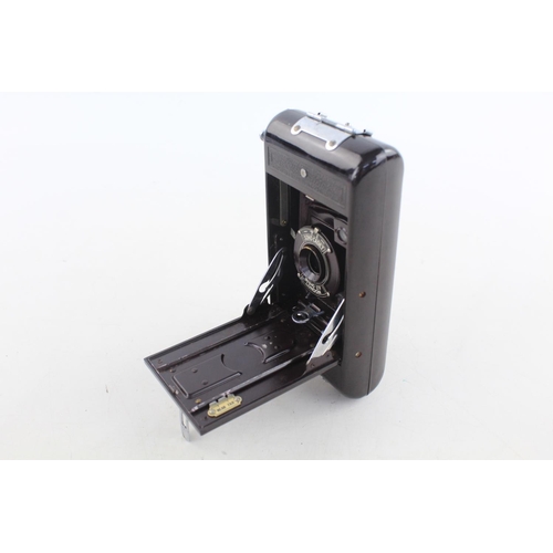 396 - Soho Cadet VINTAGE CAMERA Circa 1930s  This camera is WORKING and in a vintage condition Bakelite is... 