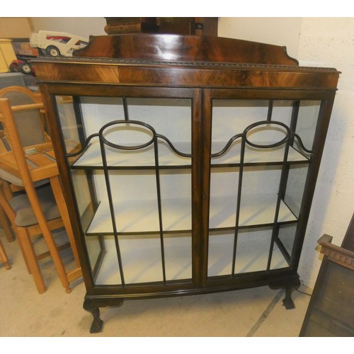 420 - A mahogany glazed display cabinet, 105 x 53 cm.