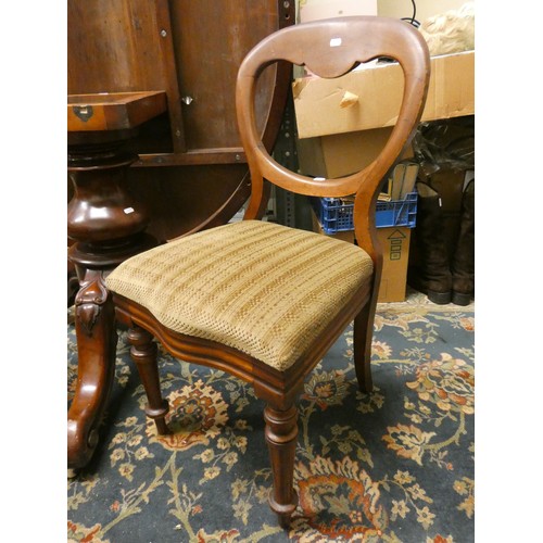 428 - A Victorian oval mahogany tilt top dining table, raised on a tripod base, 140 x 104 cm, together wit... 