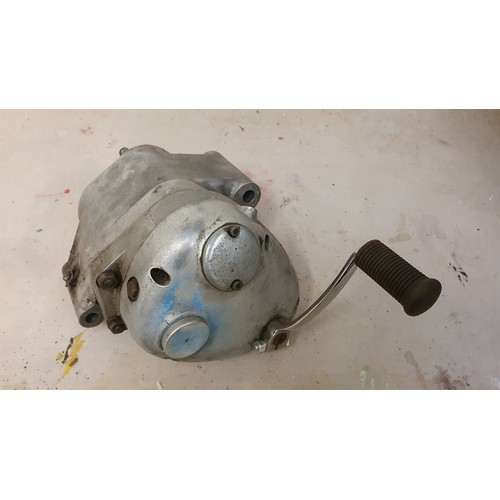 189 - A Norton racing gearbox, kickstart removed, condition unknown, NA 4202