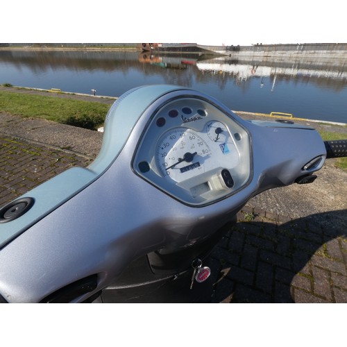 340 - 2007 Piaggio Vespa LX50, 49 cc. Please note this has an insurance write off notice. Registration num... 