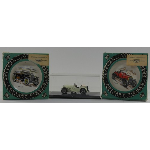 112 - A collection of boxed Italian die-cast model cars, including- Fiat Limousine 24 cv (1906), Bugatti R... 