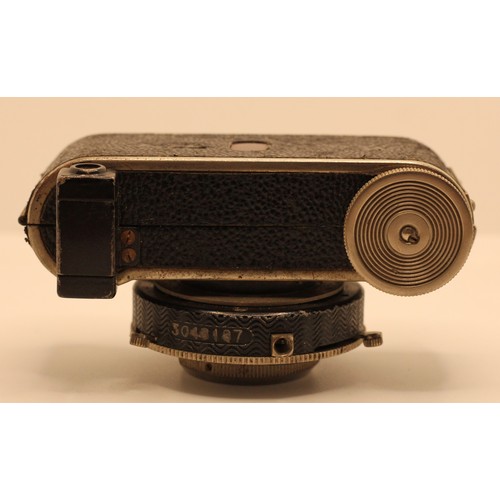 344 - Small F. Deckel-Lunchen Compur-Rapid 45mm camera, no. 3046186 cira 1934