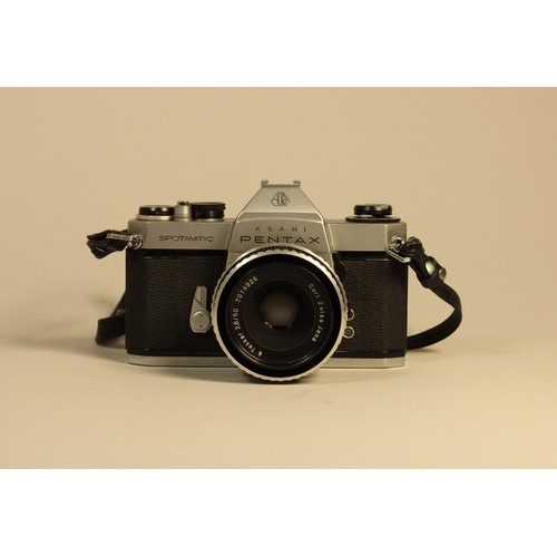 330 - Asahi Pentax Spotmatic SPII SLR Film Camera Carl Zeiss Jena Tessar 50mm F/2.8 Lens  This set is MECH... 