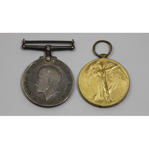 106 - A WWI pair, awarded to Gunner H. Comley, War 1914-18 and Victory.