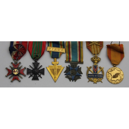 91 - A French WWII Croix de Guerre 1939-1940, together with five other French medals (6).