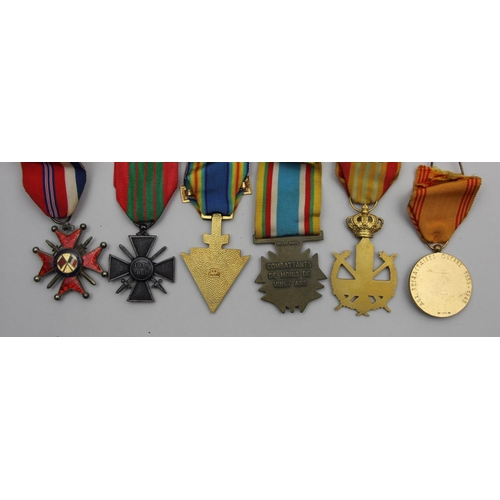 91 - A French WWII Croix de Guerre 1939-1940, together with five other French medals (6).