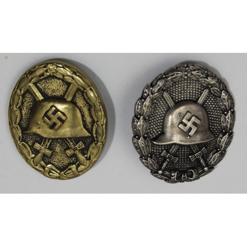 78 - German Third Reich  Reichsbahn belt buckle, stamped R.Z.M. M34/2 to the reverse, a Condor Legion sil... 