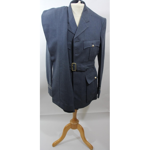 80 - An RAF great coat, 42cm across the shoulders with Volunteer Reserve Training pips, together with a d... 