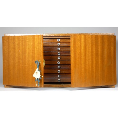 94 - A mahogany ten drawer medal/coin storage cabinet with lockable doors, 54 x 24 x 27 cm.