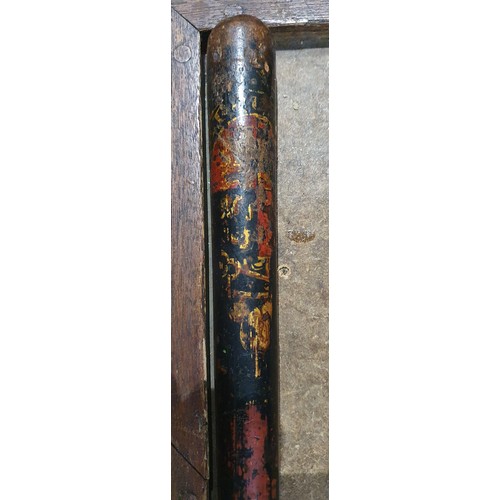 57 - A Victorian combination truncheon/sword stick, with painted decoration, the handle unscrewing, 40 cm... 