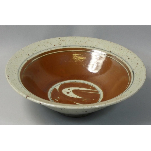 168 - Charles Bound (b.1939), a large abstract pattern stoneware bowl, on a speckled cream ground, diamete... 