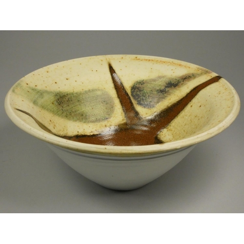 202 - Charles Bound (b.1939), a set of three small bowls with two white bases and brown and green detail, ... 