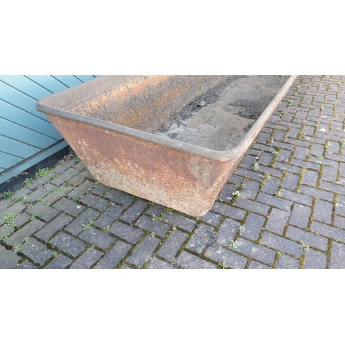 244 - A Victorian impressive cast iron bath/tough, 370 x 97 x 50 cm. 60cm bottom 
PLEASE NOTE THIS IS VERY... 