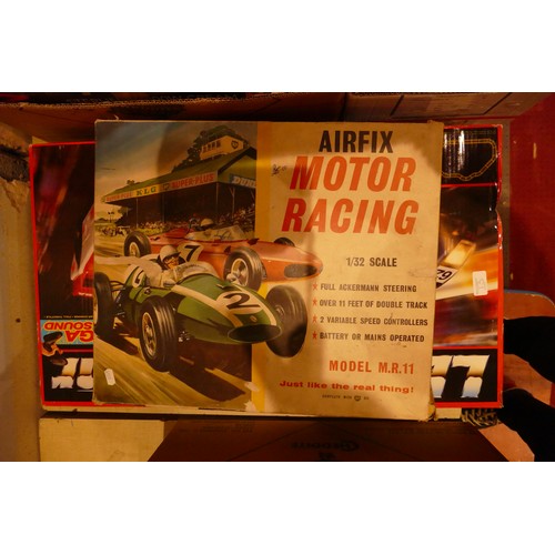73 - A boxed Scalextric Le Mans 24hr together with, a boxed AirFix Motor Racing (MR11) (2)