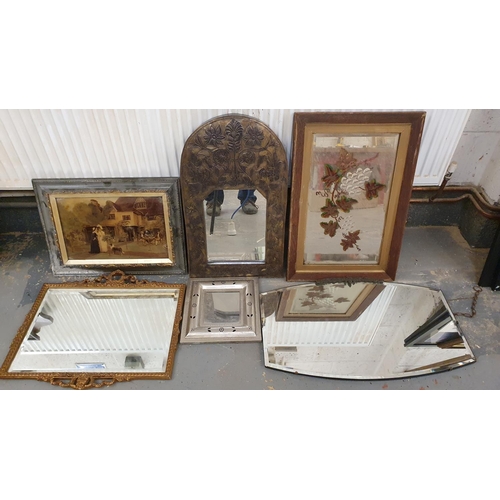 82 - Churchman's cigarette cards, Prominent Golfers, various silk cards, other cards and 2 photographic p... 