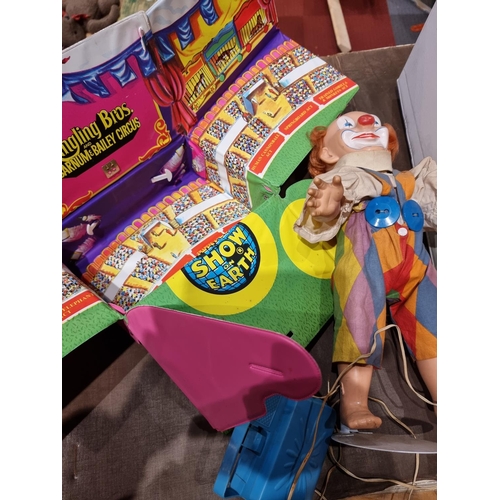 A collection of games and toys to include- Playmobil 3728