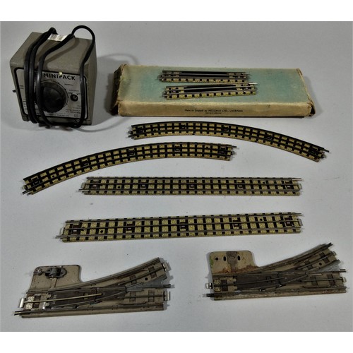 18 - Two boxes of Hornby Dublo track, third rail and 2 power controllers (2)