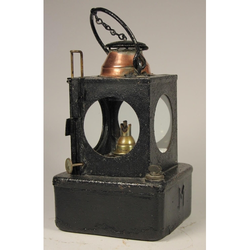 182 - A BR (E) copper topped signal lamp, complete with burner