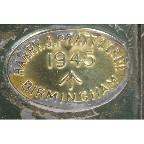 191 - A WD 1945 dark green 3 aspect hand lamp, body stamped with arrow and date, complete with burner and ... 