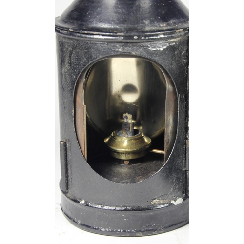 195 - An unmarked 3 aspect hand lamp, possibly S.R, complete with S.R burner