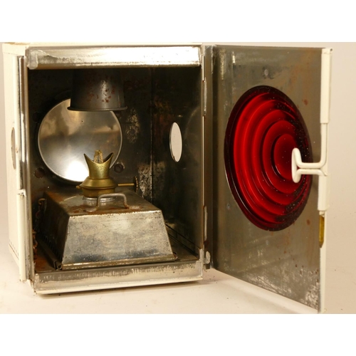 223 - An unused B.R. tail lamp with burner