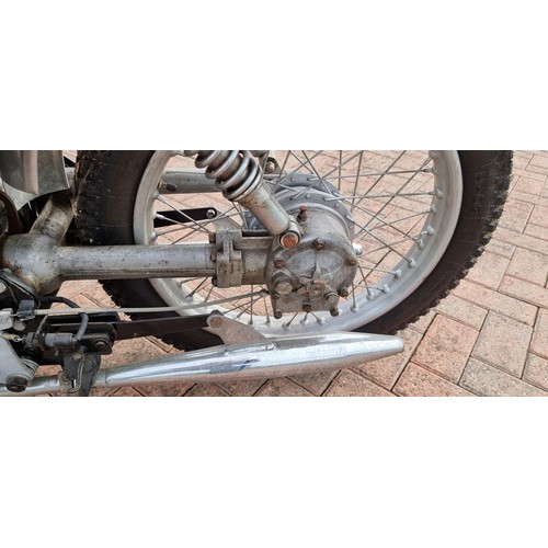 612 - 1957 Velocette LE, 200cc. Registration number 412 XUE (non transferrable). Frame number 200/4399/3. ... 