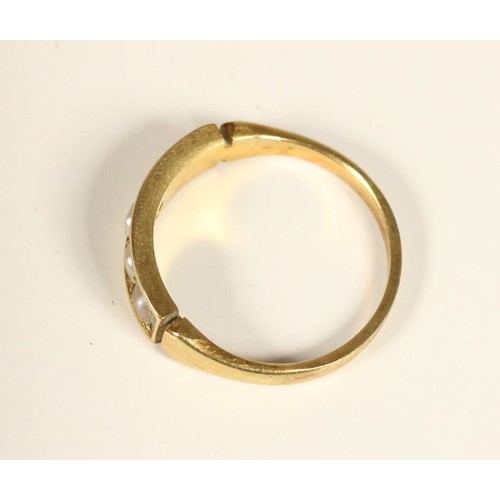 97 - A Victorian 18ct gold half pearl ring, stamped W.P., 18ct, with lozenge registration mark for 27th A... 