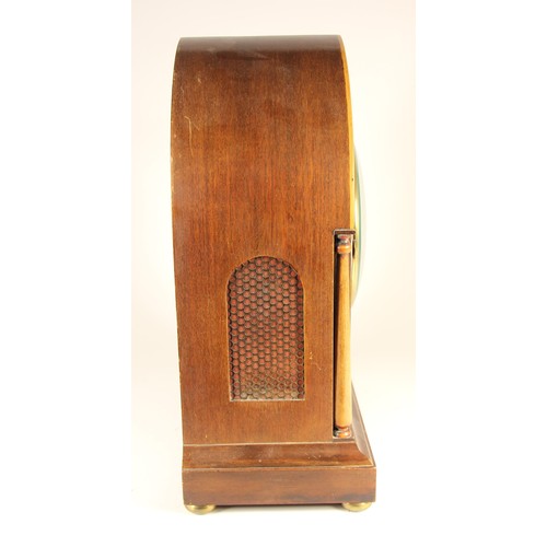 225 - An Edwardian mahogany mantle clock, with boxwood inlaid decoration, pendulum, 39 x 30 x 16 cm