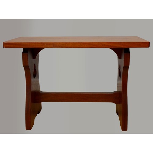 245 - Patrick Tite of Driffield (d. 2015), a jointed mahogany occasional table, c.1985, the end panels pie... 