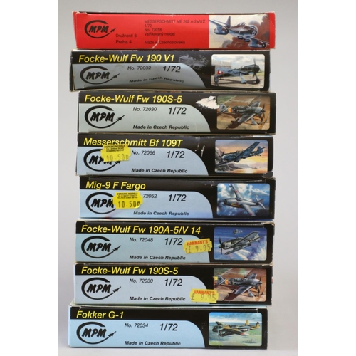 106 - Eight MPM aircraft 1/72 model kits, to include : 

Messerschmitt ME 262 A-a/U2
Focke-Wulf Fw 190 V1
... 