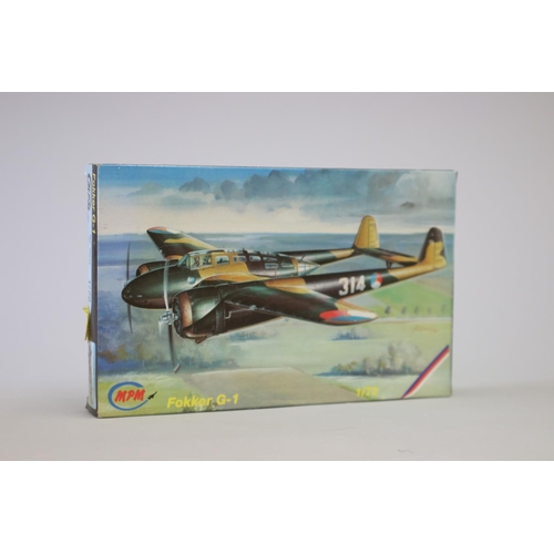 106 - Eight MPM aircraft 1/72 model kits, to include : 

Messerschmitt ME 262 A-a/U2
Focke-Wulf Fw 190 V1
... 