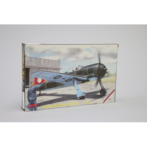 106 - Eight MPM aircraft 1/72 model kits, to include : 

Messerschmitt ME 262 A-a/U2
Focke-Wulf Fw 190 V1
... 