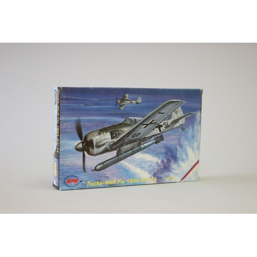 106 - Eight MPM aircraft 1/72 model kits, to include : 

Messerschmitt ME 262 A-a/U2
Focke-Wulf Fw 190 V1
... 