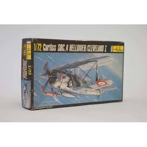 114 - Seven Heller aircraft 1/72 model kits, to include : 

Curtiss SBC.4 Helldiver/Cleveland I
SA 316-319... 