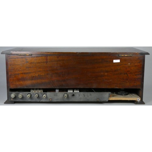 191 - A wood cased radio from 1920's - has two BBC marked valves. Two adjustment knobs, patterned ebonite ... 