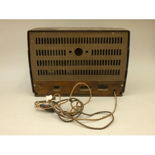 194 - A Philco Bakelite valve radio, believed to be a model A547B, early 20th century