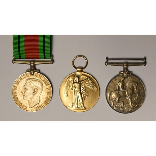 254 - WWI pair, awarded to 161280 D.A. L.C. GRAY, D.H.R.N.R., box and WWII Defense to the same